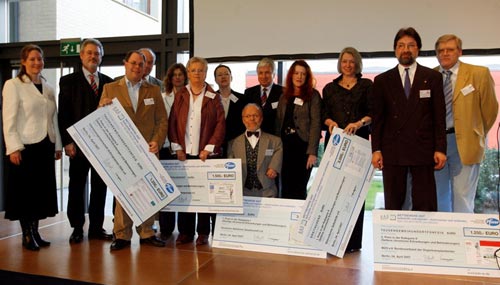 Foto: Preistr�ger des Wettbewerbs 'Selbsthilfe und Internet - starkmachen und verbinden'