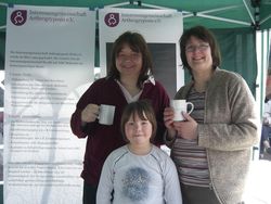 IGA-Team vor dem Stand