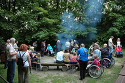 am Lagerfeuer